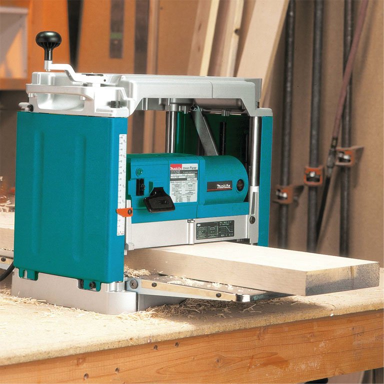 MAKITA 2012NB 240 В 304 ММ