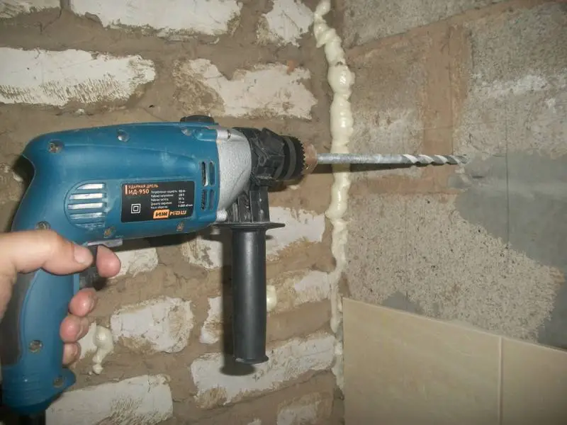 Как просверлить бетонную стену без перфоратора?