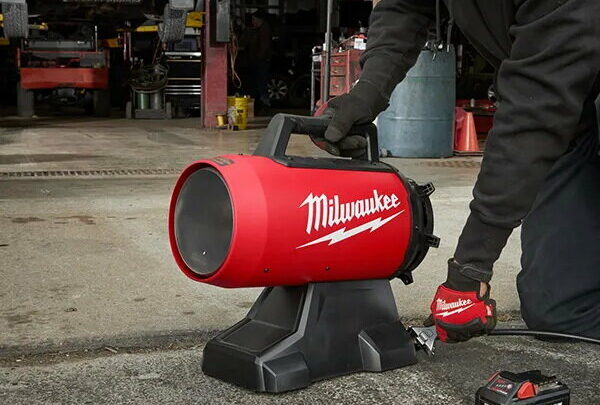 Новый переносной обогреватель Milwaukee M18 с гибридным питанием