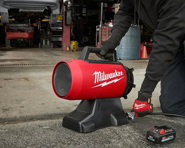 Новый переносной обогреватель Milwaukee M18 с гибридным питанием